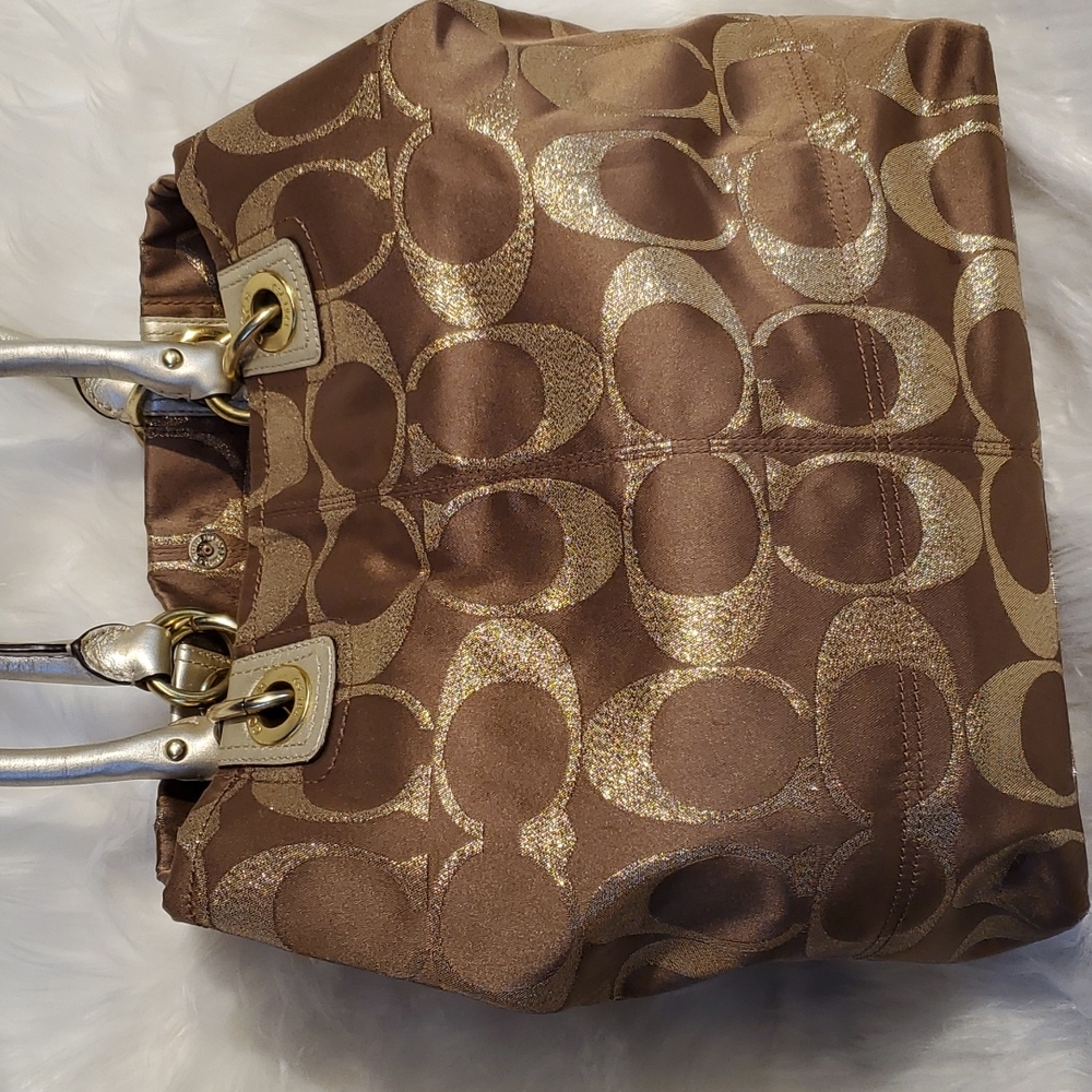Coach Hamptons Signature C's W/ Turnlock Tote F15691 - Picture 5 of 16